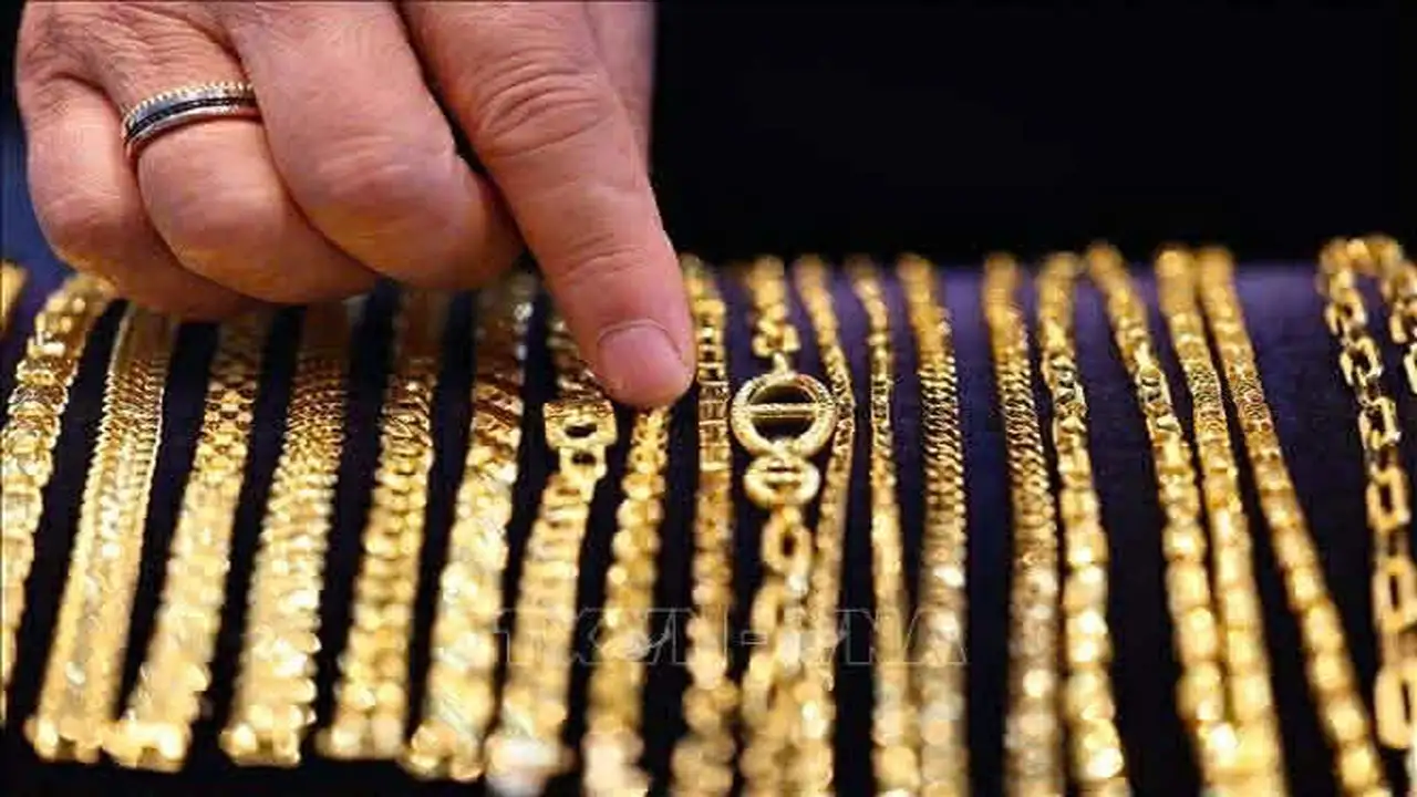 تعافي أسعار الذهب وسط تحذيرات للمتداولين من تقلبات السوق قصيرة الأجل